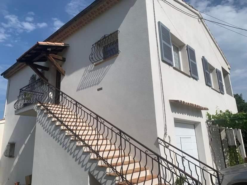 Appartement Independant Dans Villa, Entre Frejus Et St Raphael المظهر الخارجي الصورة