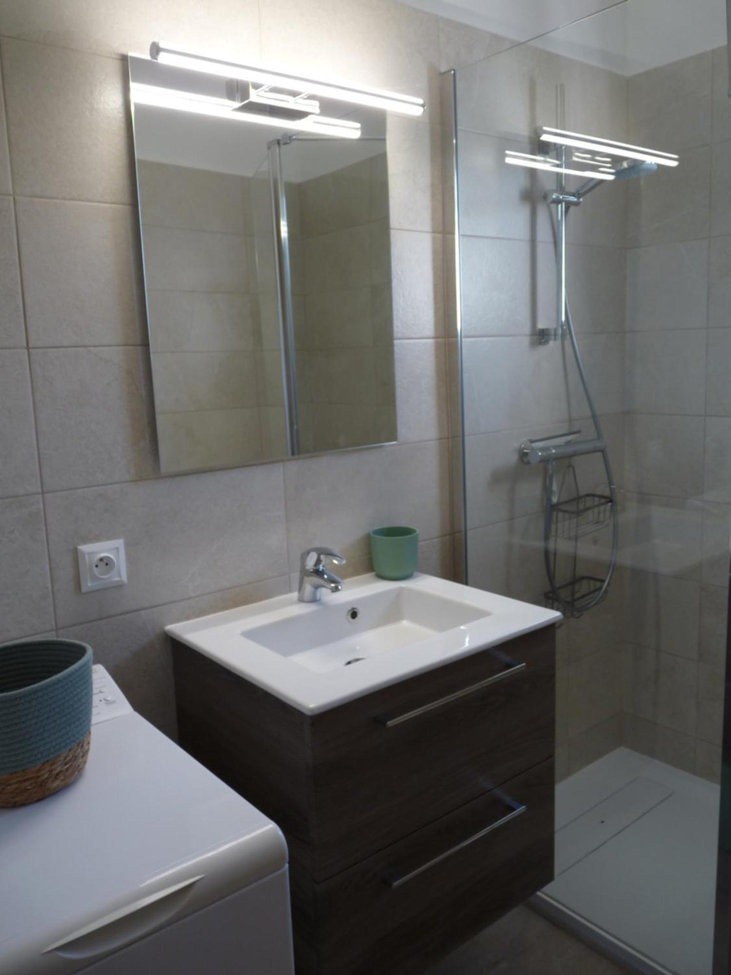 Appartement Independant Dans Villa, Entre Frejus Et St Raphael المظهر الخارجي الصورة