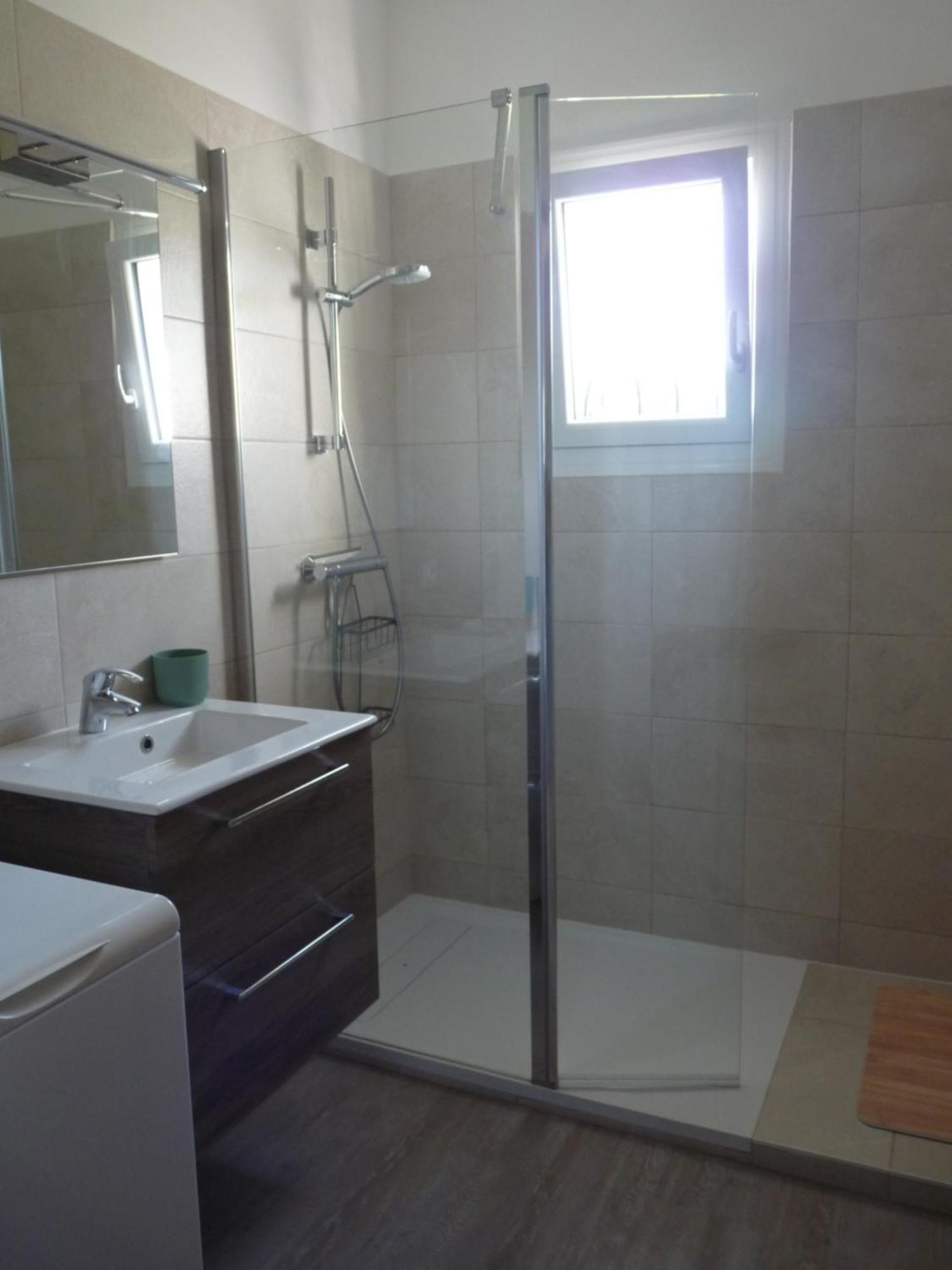 Appartement Independant Dans Villa, Entre Frejus Et St Raphael المظهر الخارجي الصورة